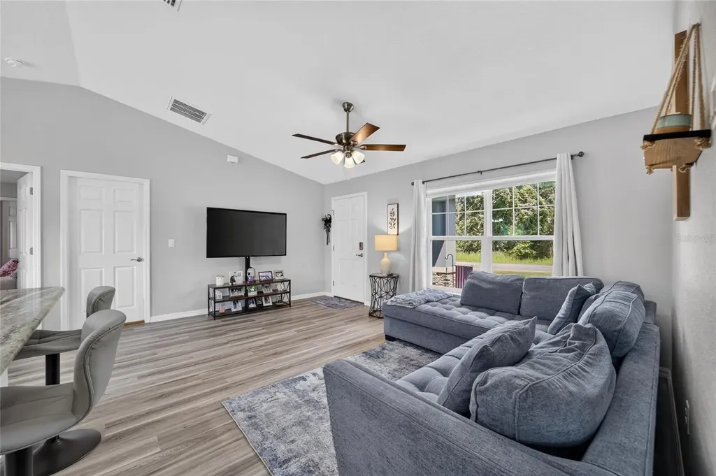 114 Locust Loop Ocala FL 34472