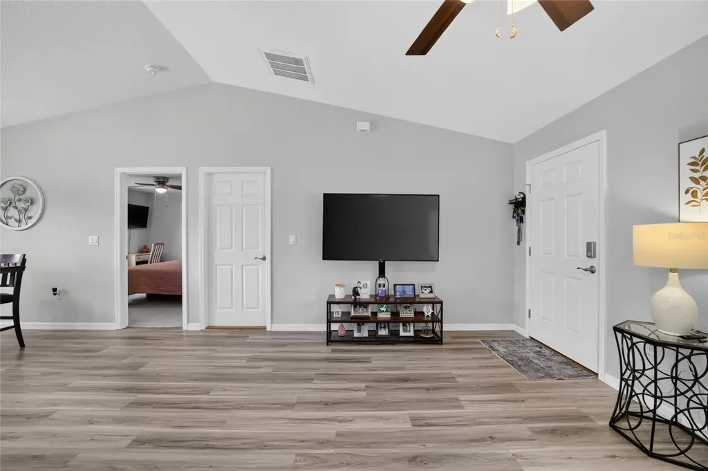 114 Locust Loop Ocala FL 34472