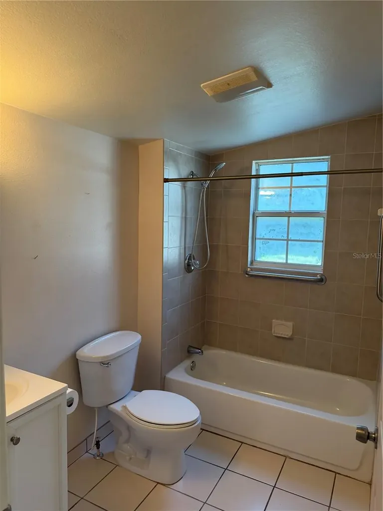 53 W Park Street Tarpon Springs FL 34689