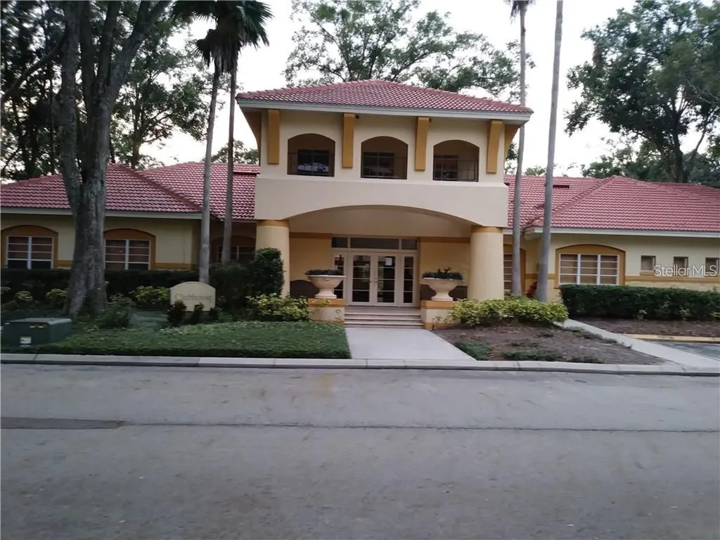 5620 Pinnacle Heights Circle Tampa FL 33624