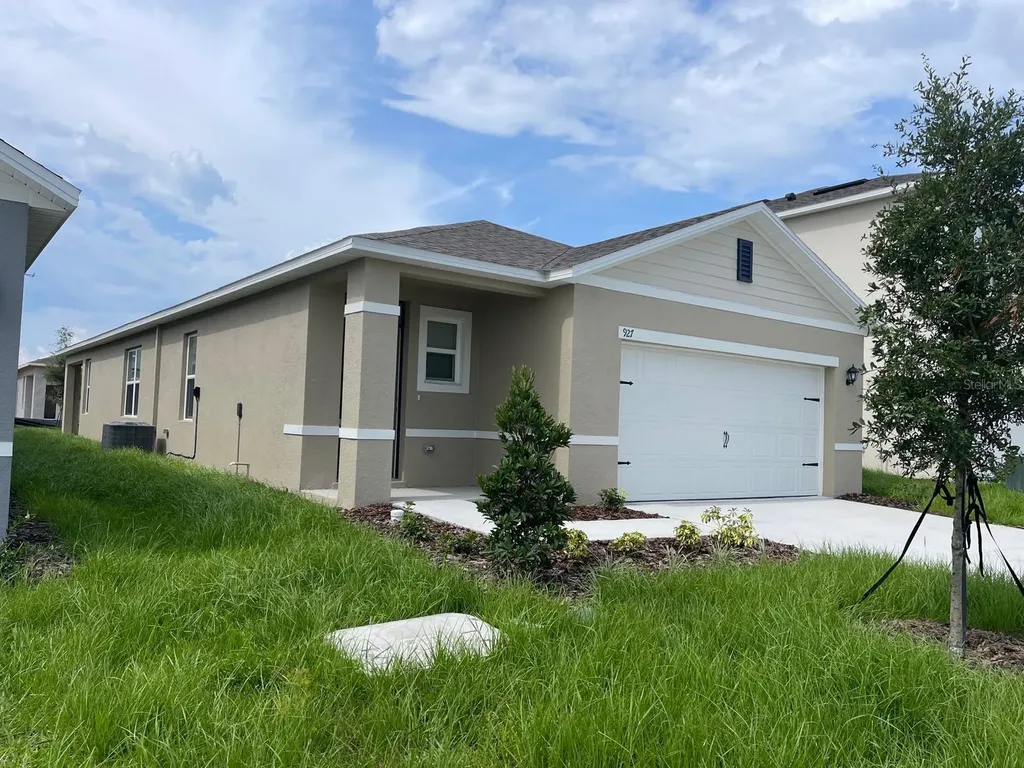 927 Waterfall Boulevard Davenport FL 33837