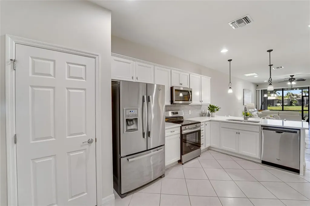 13908 Alafaya Street Venice FL 34293