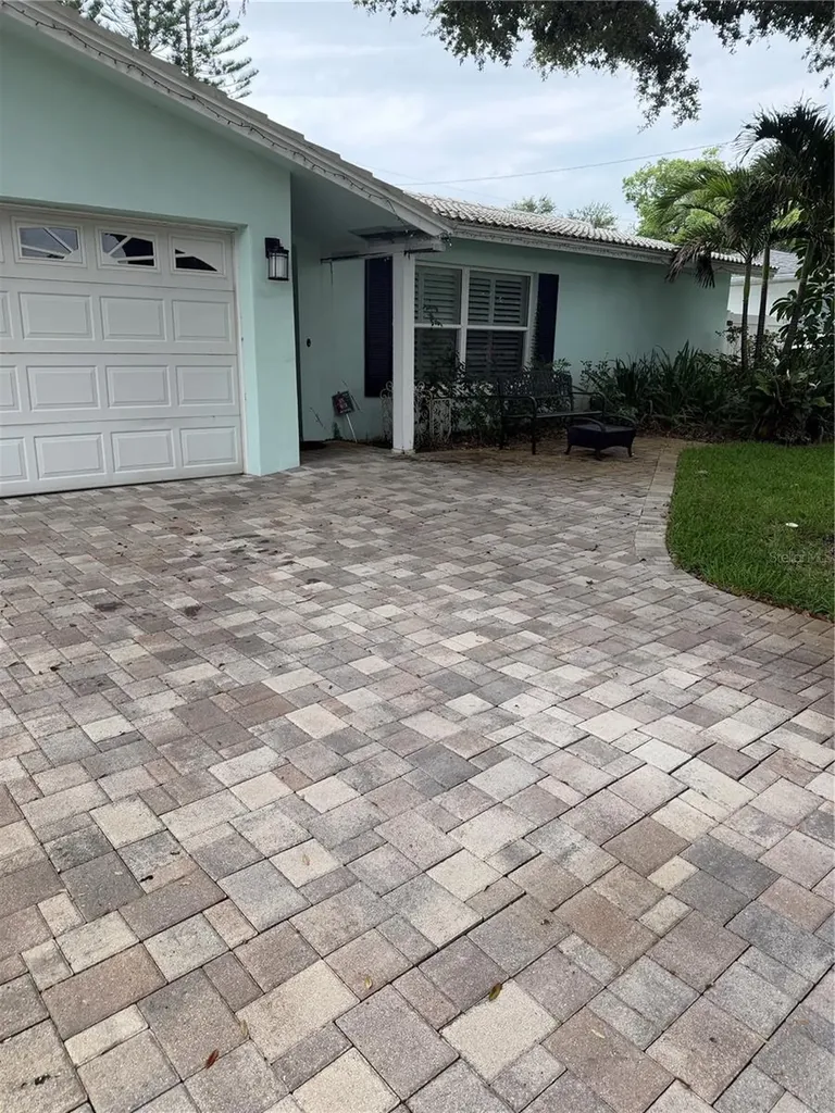 704 23rd Street SW Largo FL 33770