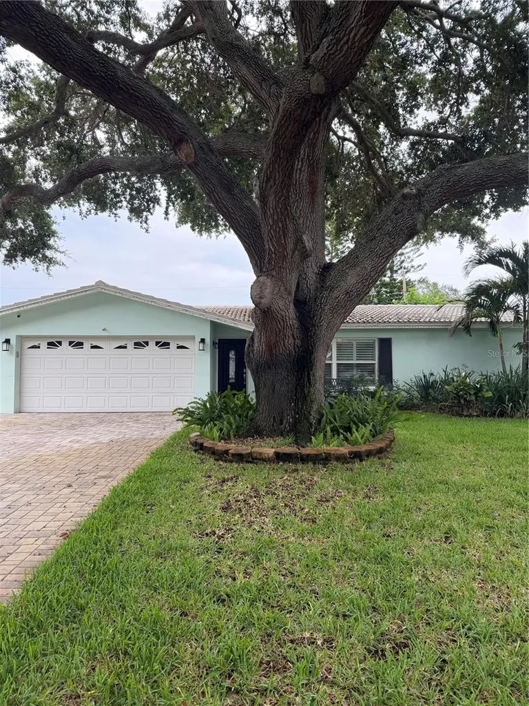 704 23rd Street SW Largo FL 33770