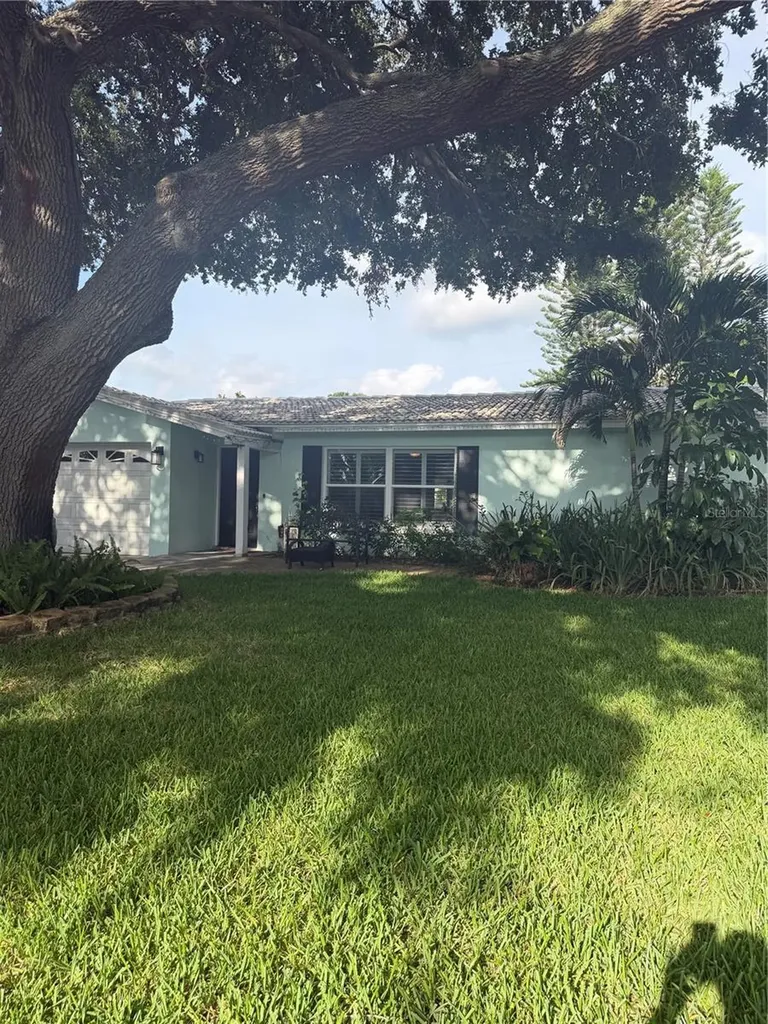 704 23rd Street SW Largo FL 33770