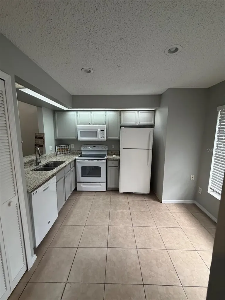 14864 Laguna Beach Circle Orlando FL 32824