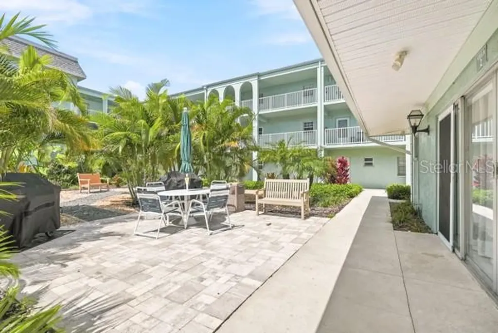 1706 Belleair Forest Drive Clearwater FL 33756