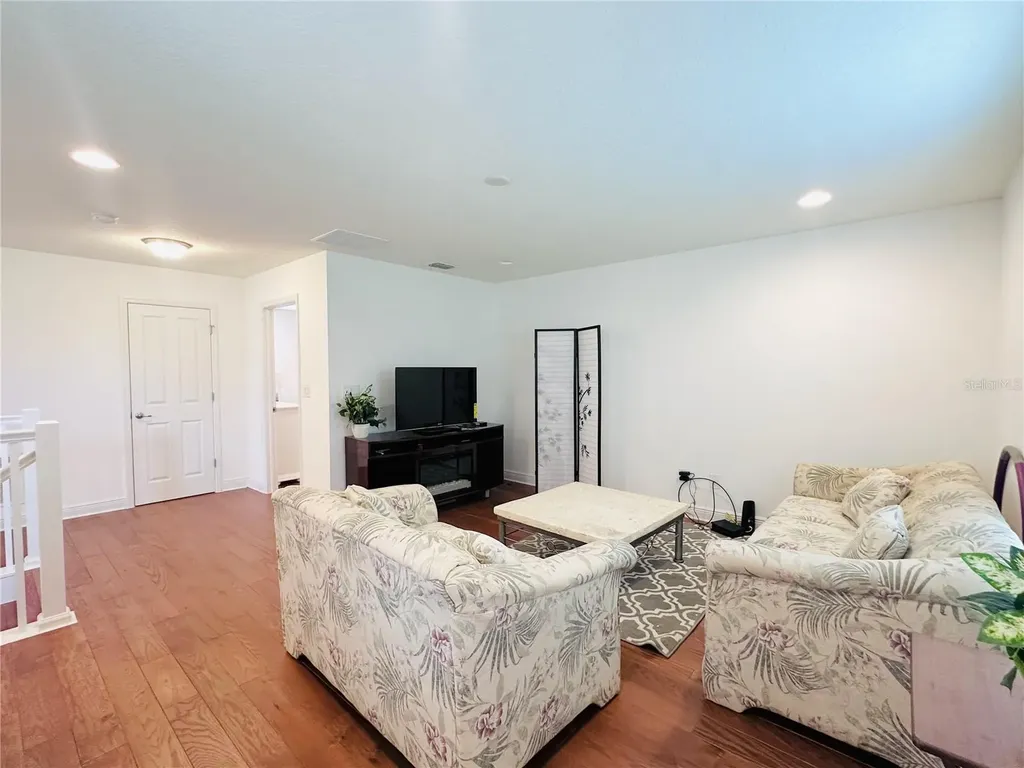 10132 Grand Oak Circle Madeira Beach FL 33708