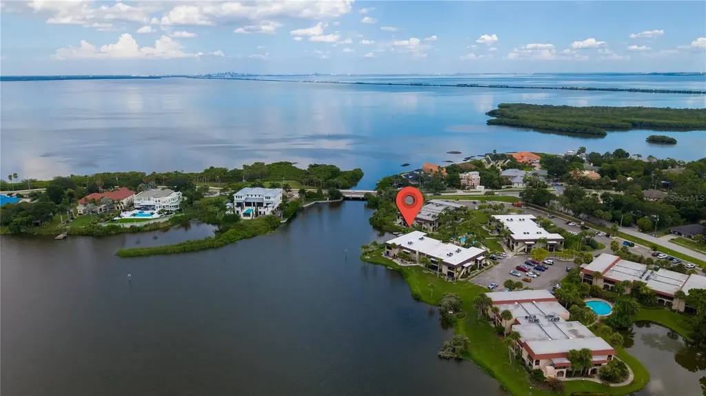 1005 S Bayshore Boulevard Safety Harbor FL 34695