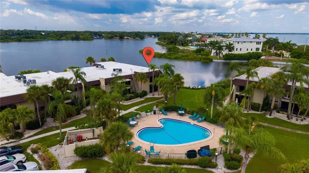 1005 S Bayshore Boulevard Safety Harbor FL 34695