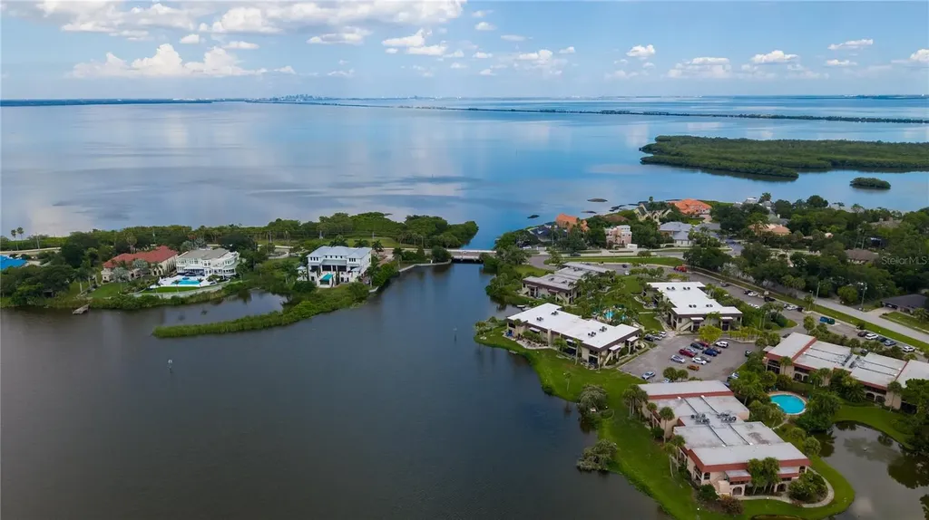 1005 S Bayshore Boulevard Safety Harbor FL 34695