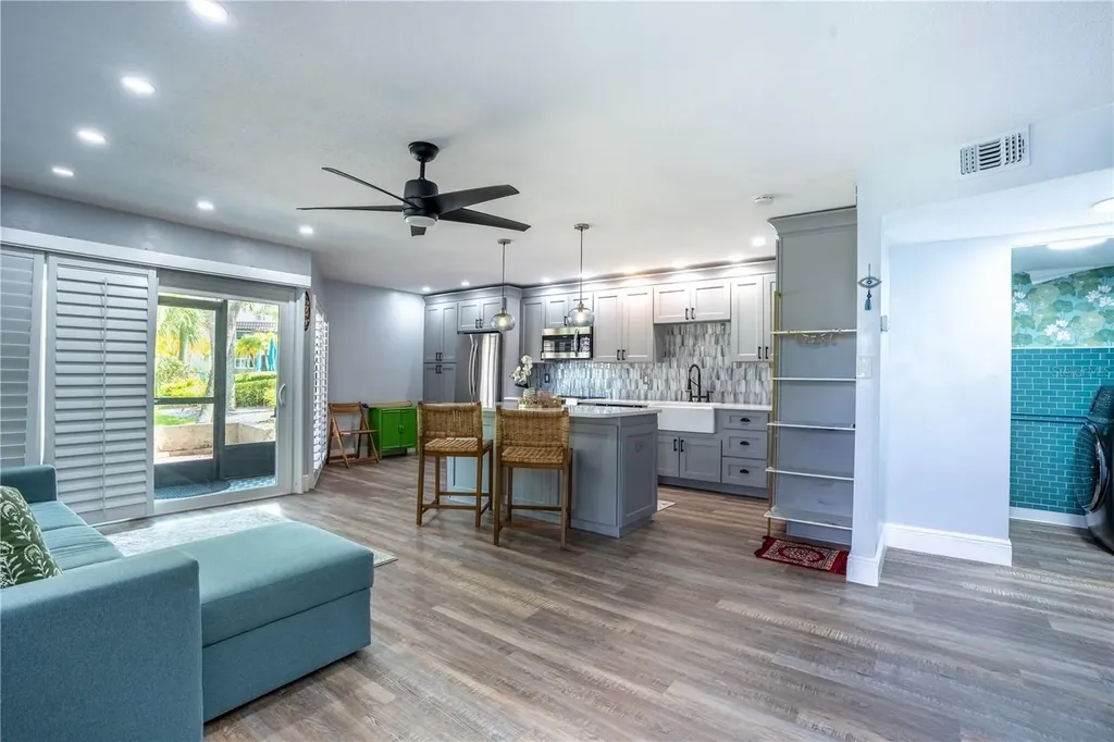 1005 S Bayshore Boulevard Safety Harbor FL 34695