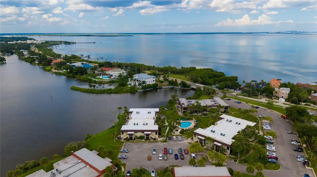 1005 S Bayshore Boulevard Safety Harbor FL 34695