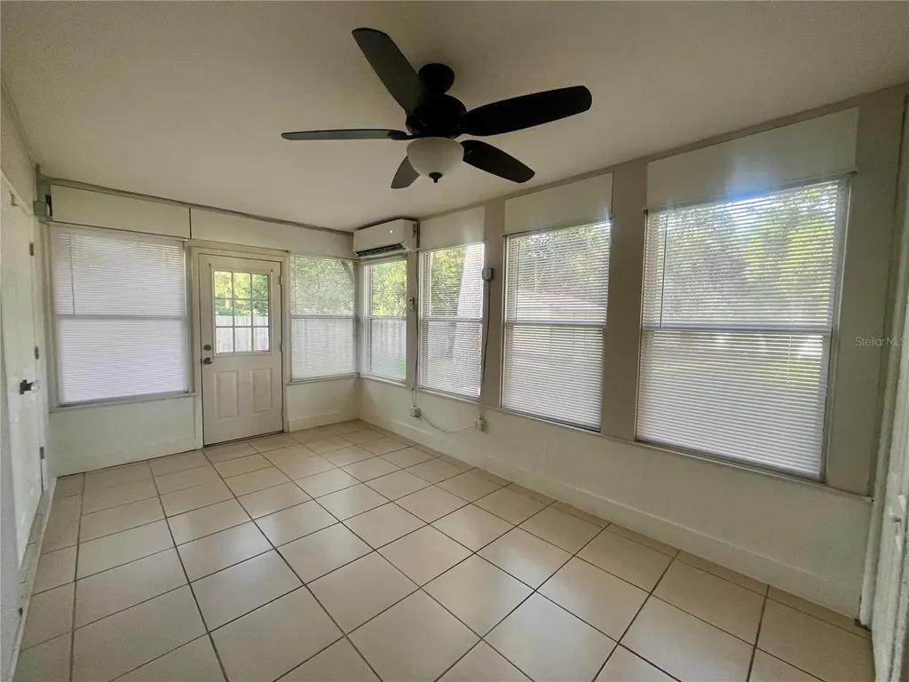 705 Bayou Avenue Tarpon Springs FL 34689