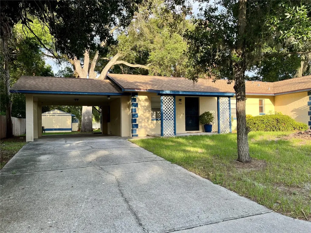 705 Bayou Avenue Tarpon Springs FL 34689