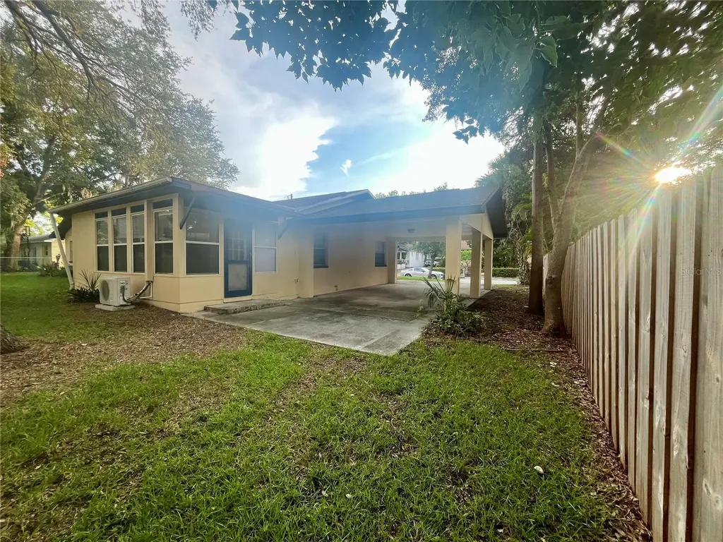 705 Bayou Avenue Tarpon Springs FL 34689