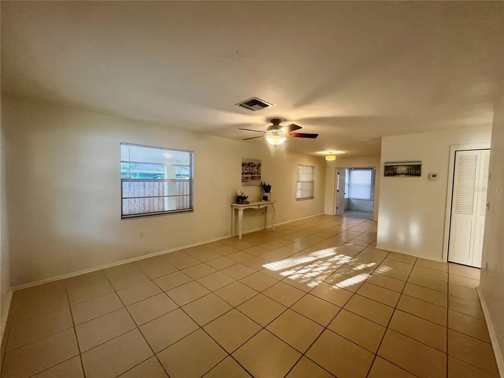 705 Bayou Avenue Tarpon Springs FL 34689
