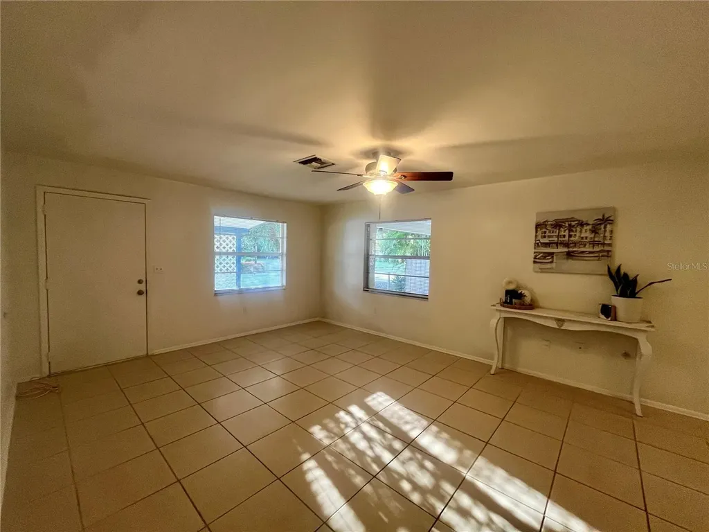 705 Bayou Avenue Tarpon Springs FL 34689