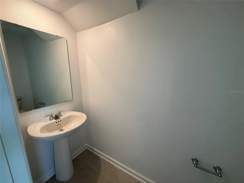 2567 Skyline Loop Kissimmee FL 34758