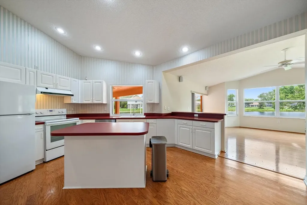 9539 Hawksmoor Lane Sarasota FL 34238