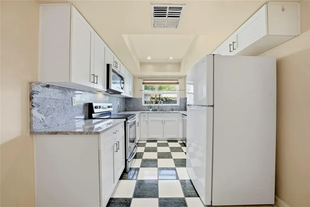 906 Carlton Road Tarpon Springs FL 34689