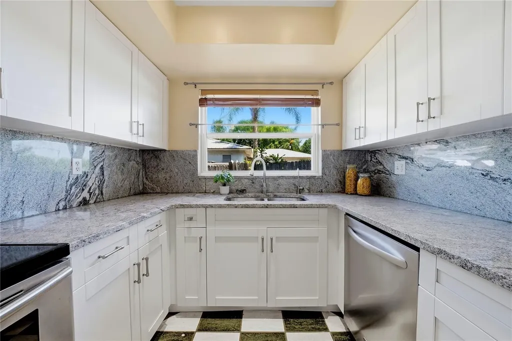 906 Carlton Road Tarpon Springs FL 34689