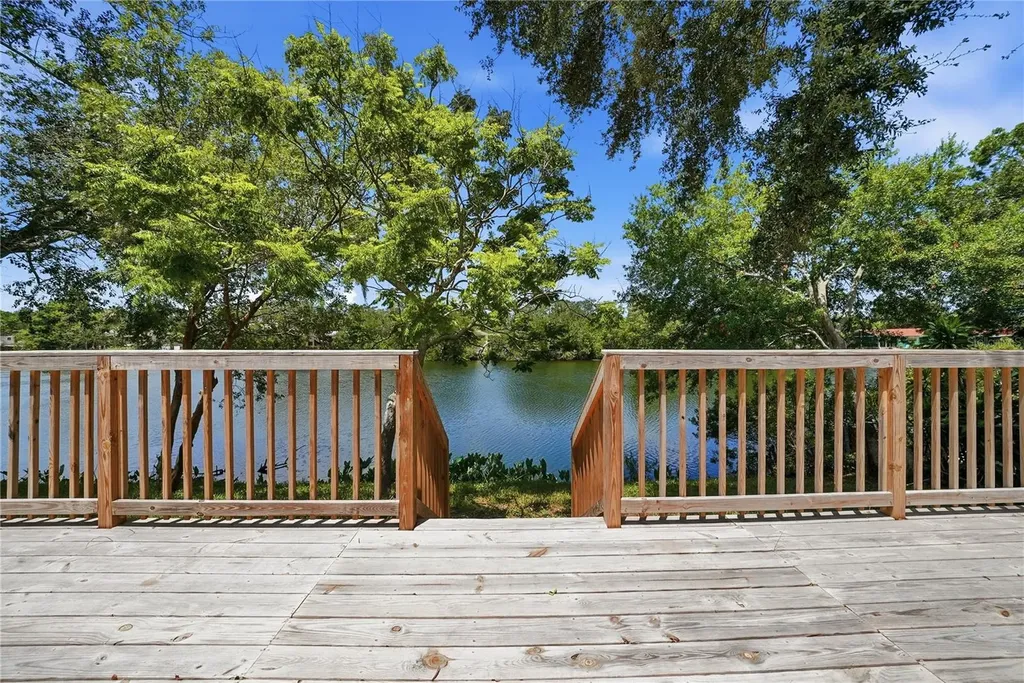 906 Carlton Road Tarpon Springs FL 34689
