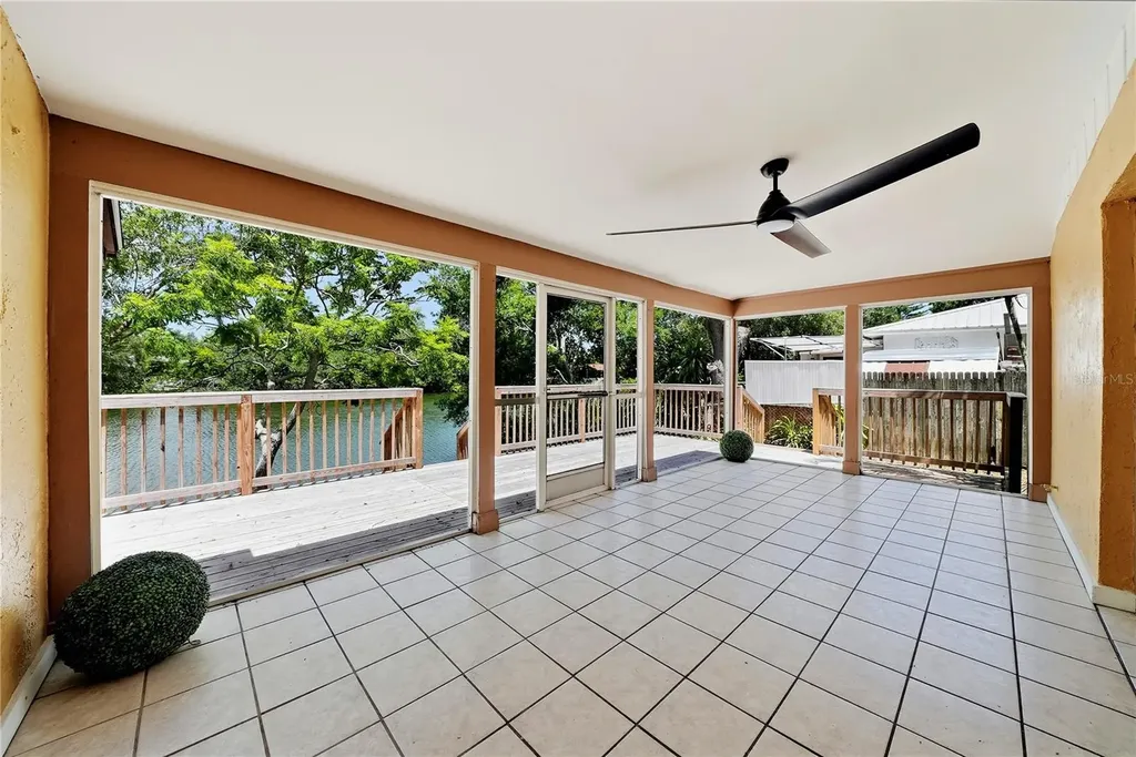 906 Carlton Road Tarpon Springs FL 34689