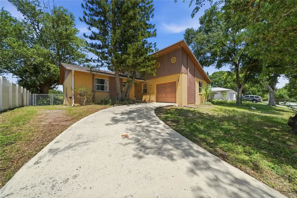 906 Carlton Road Tarpon Springs FL 34689