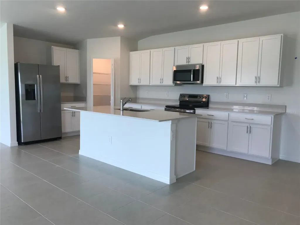 869 Hour Glass Road Lakeland FL 33801