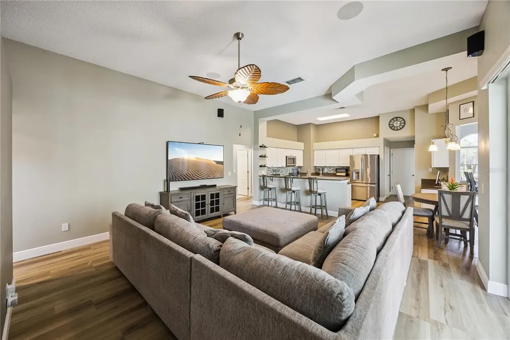 524 Lakehaven Circle Orlando FL 32828