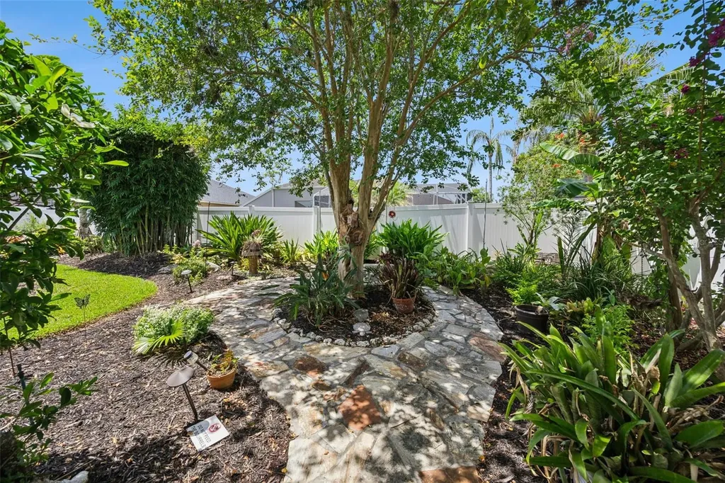 524 Lakehaven Circle Orlando FL 32828
