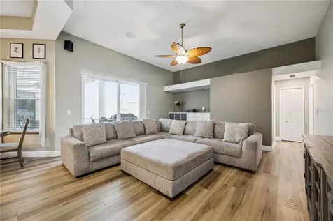 524 Lakehaven Circle Orlando FL 32828