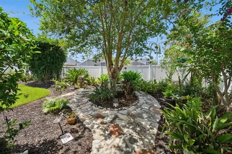 524 Lakehaven Circle Orlando FL 32828