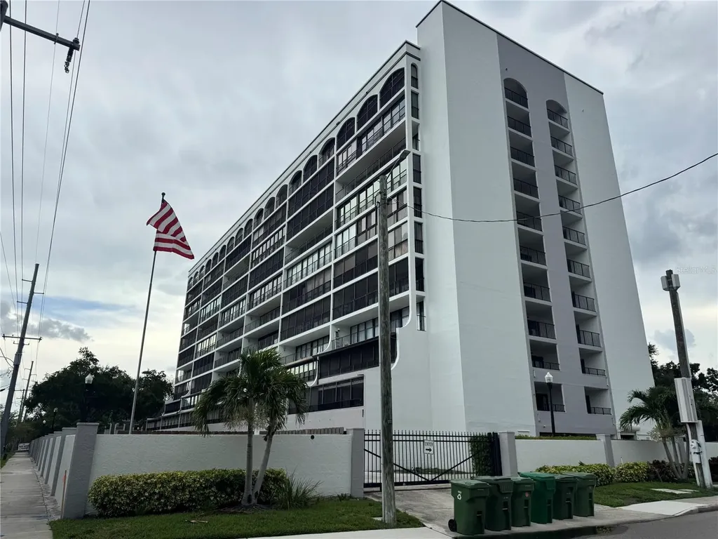 3211 W Swann Avenue Tampa FL 33609