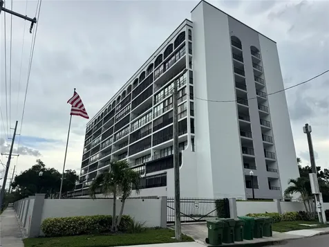 3211 W Swann Avenue Tampa FL 33609