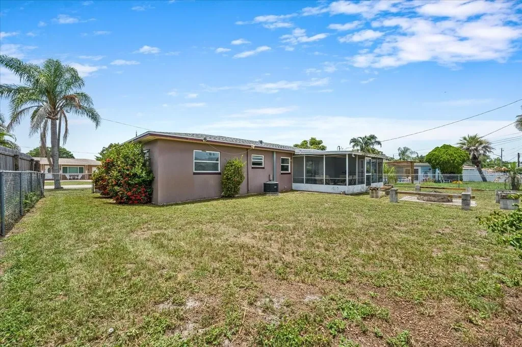 5399 24th Terrace N St Petersburg FL 33710