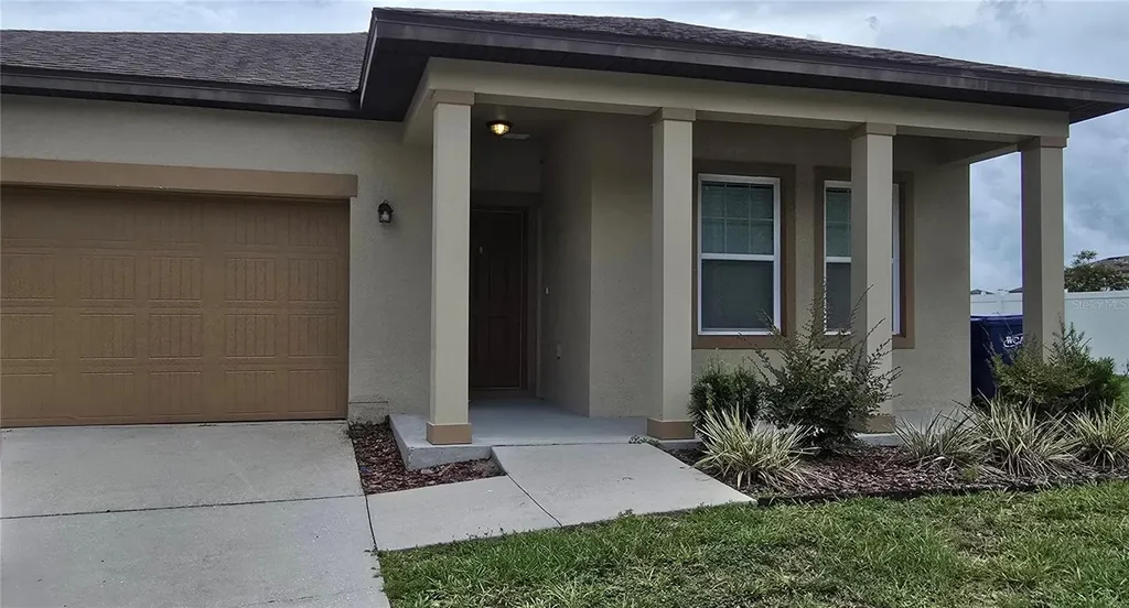 15660 Merlin Avenue Mascotte FL 34753