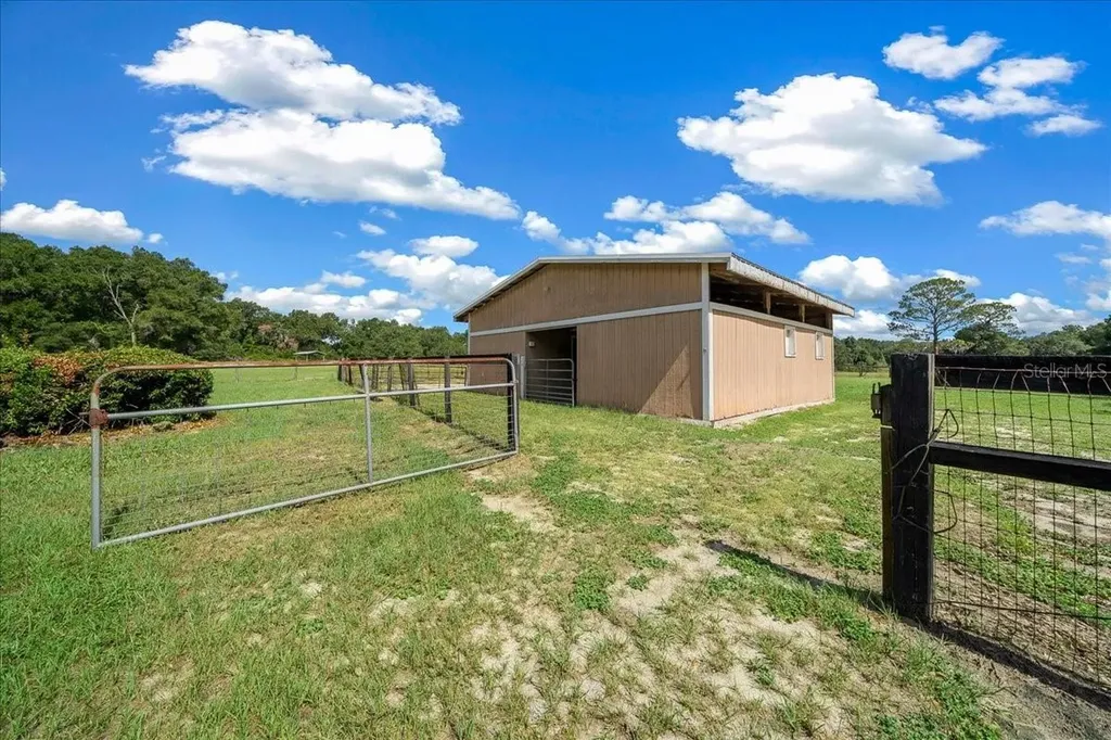 3551 NE 120th Street Anthony FL 32617