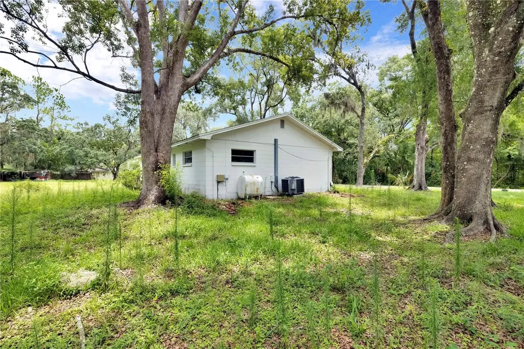 11916 Davis Road Tampa FL 33637