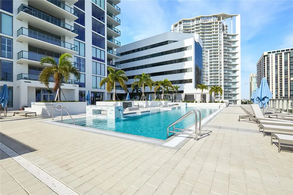 301 1st Street S St Petersburg FL 33701