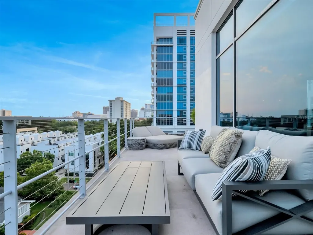 525 E Jackson Street Orlando FL 32801