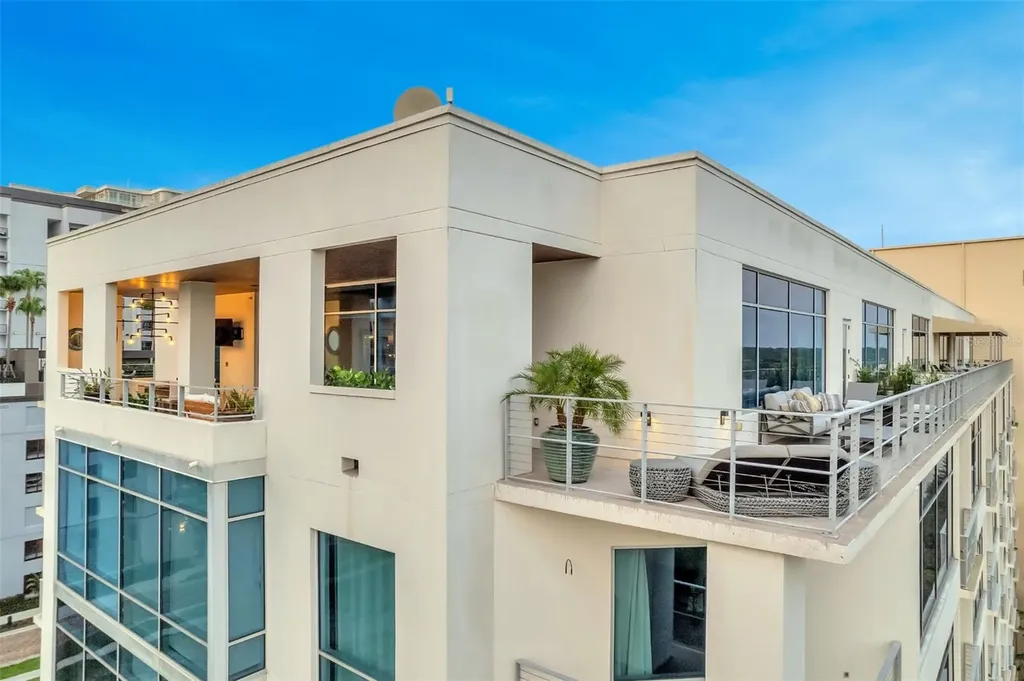 525 E Jackson Street Orlando FL 32801