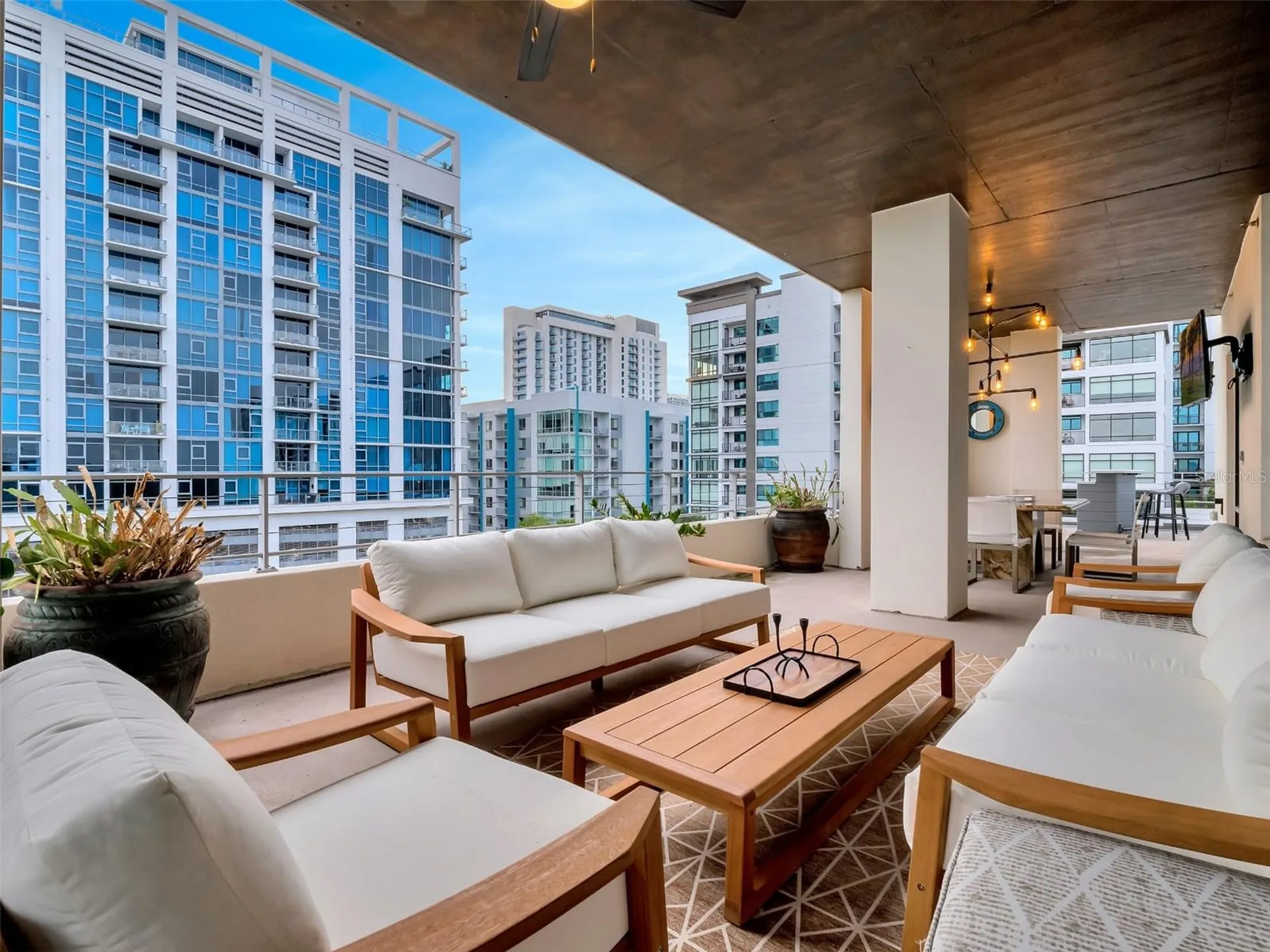 525 E Jackson Street Orlando FL 32801
