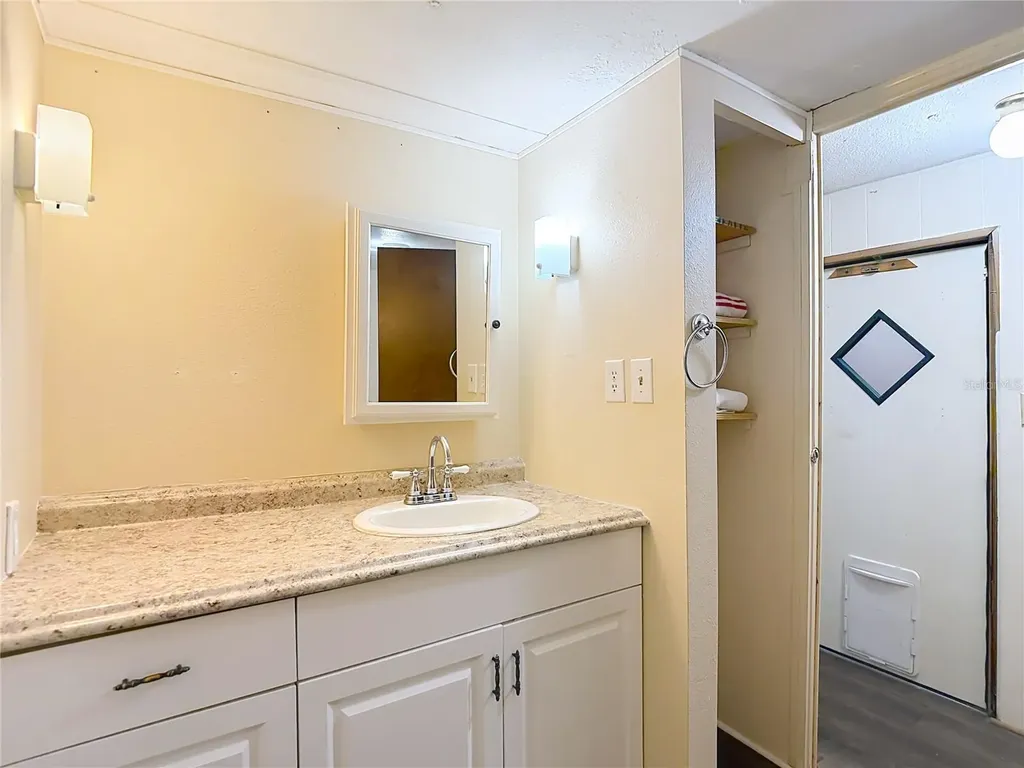 39032 Ola Avenue Zephyrhills FL 33542