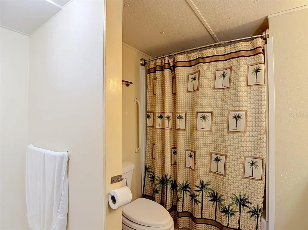 39032 Ola Avenue Zephyrhills FL 33542