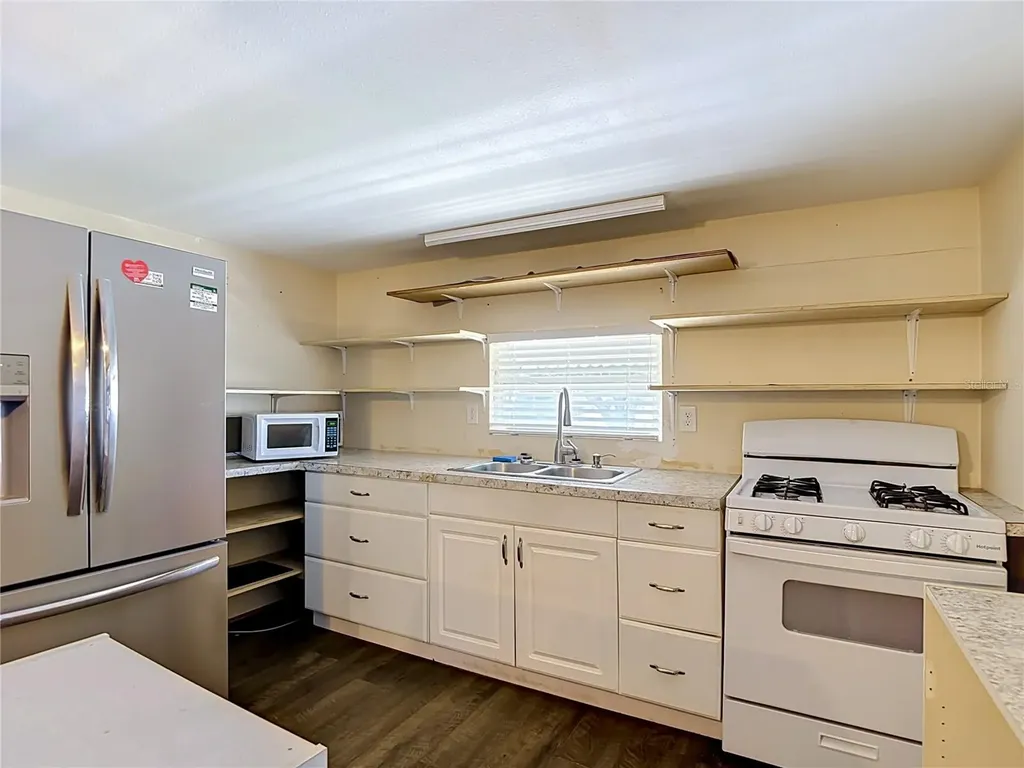 39032 Ola Avenue Zephyrhills FL 33542