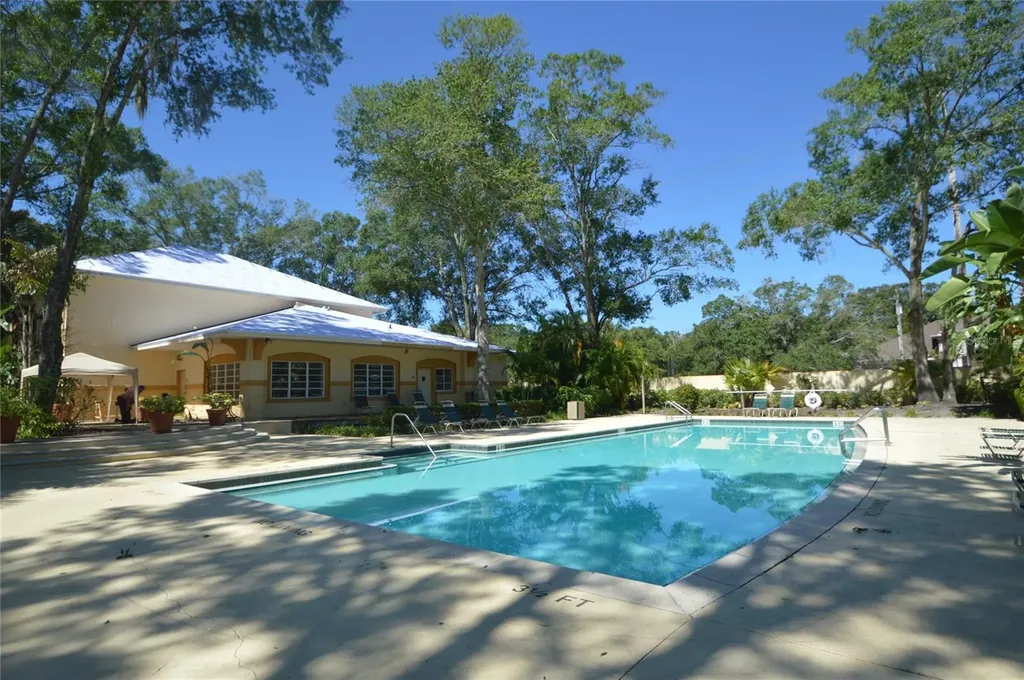 5616 Pinnacle Heights Circle Tampa FL 33624
