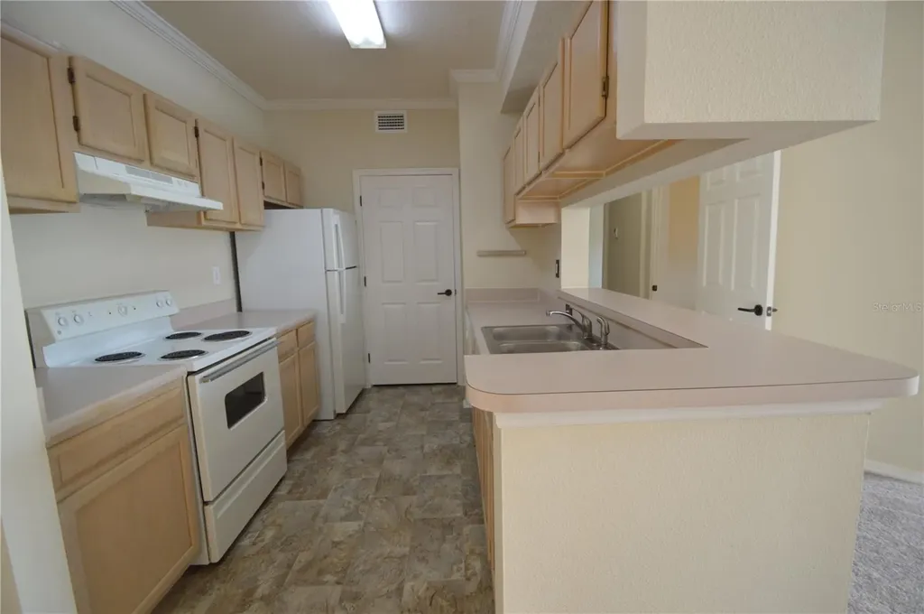 5616 Pinnacle Heights Circle Tampa FL 33624
