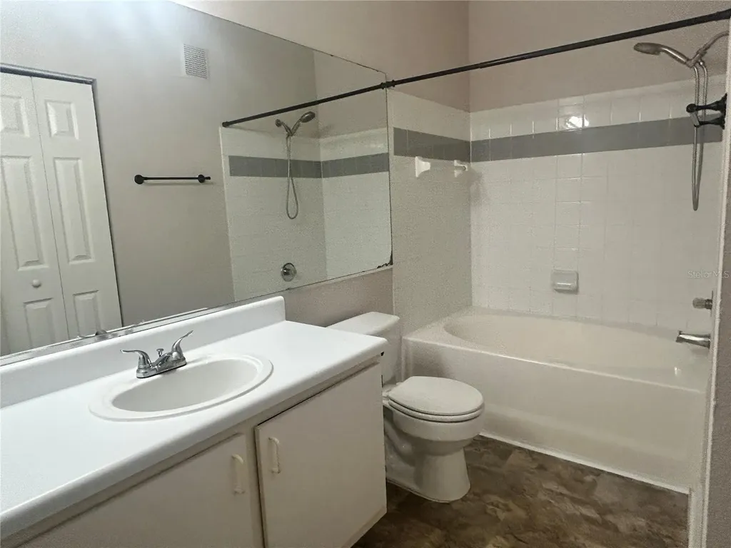 5616 Pinnacle Heights Circle Tampa FL 33624